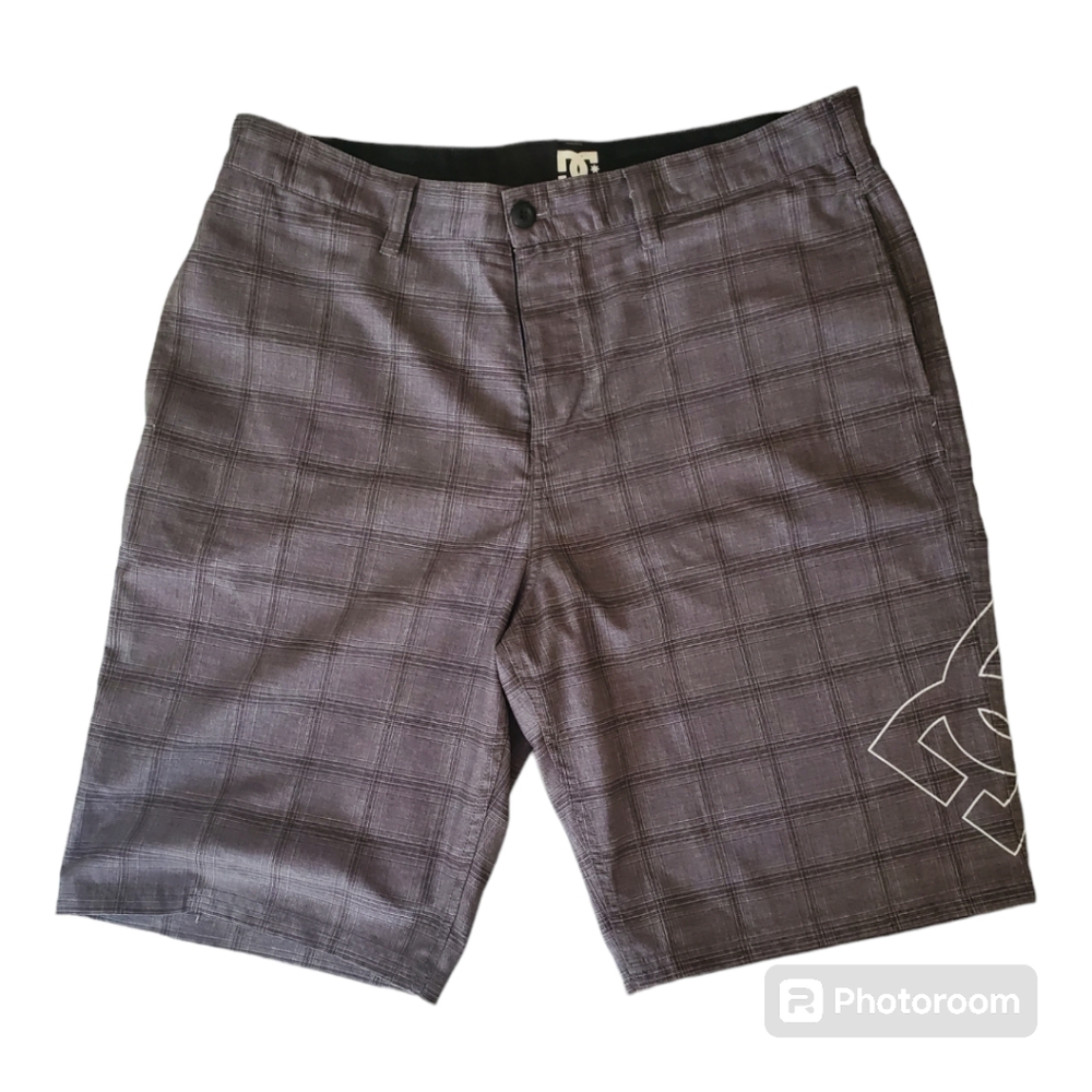 DC Shorts mens size 34